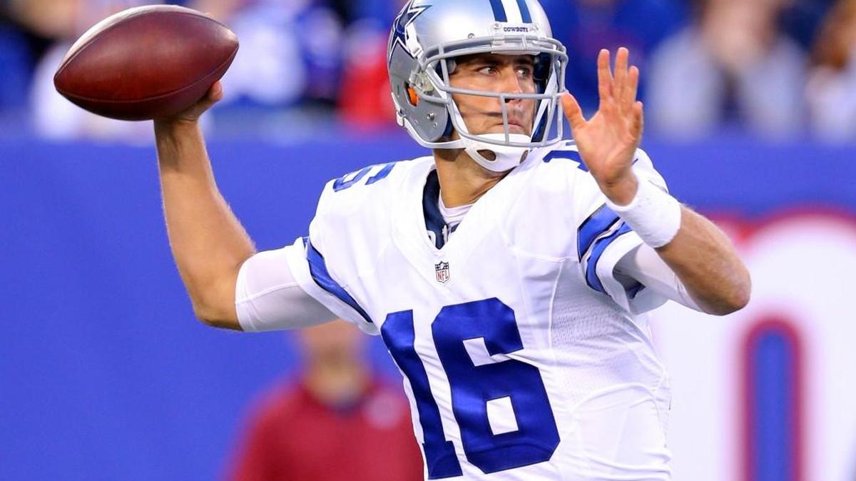 Dallas quarterback Matt Cassel drops back to pass against the New York Giants on Sunday in East Rutherford, N.J. Cassel will start in place of the injured Tony Romo against the Seahawks this week.