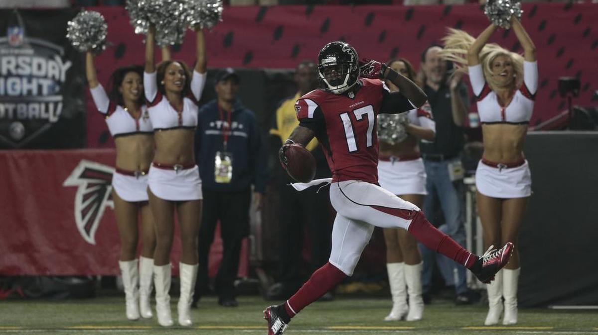 Atlanta’s Devin Hester returns a Tampa Bay punt 62 yards for a touchdown at the Georgia Dome in 2014. Hester heads back to the dome Saturday with the Seahawks.
