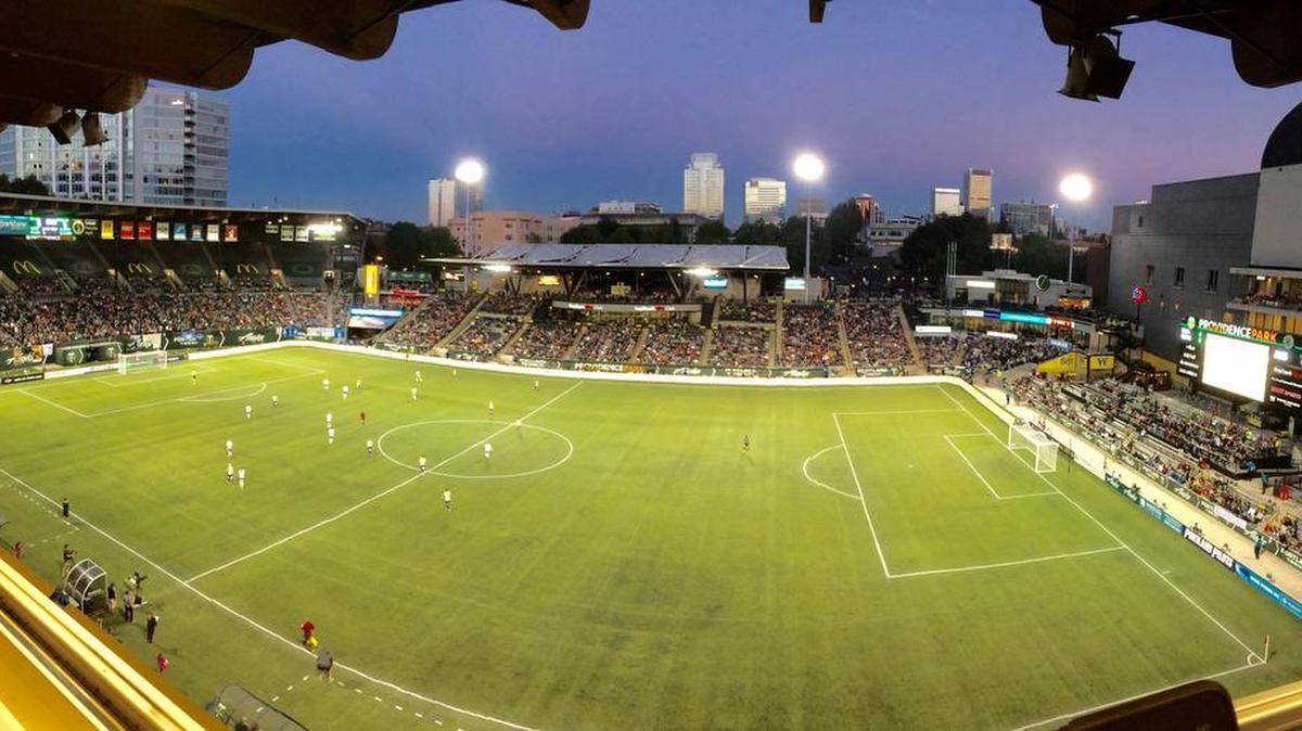 
Record crowd for NWSL final, 13,264 at Providence Park in Portland.
