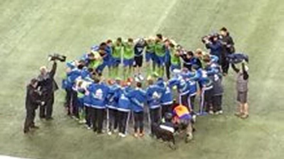 The Seattle Sounders huddle before taking the pitch against the LA Galaxy in an MLS Western Conference play-in match Wednesday at CenturyLink Field.