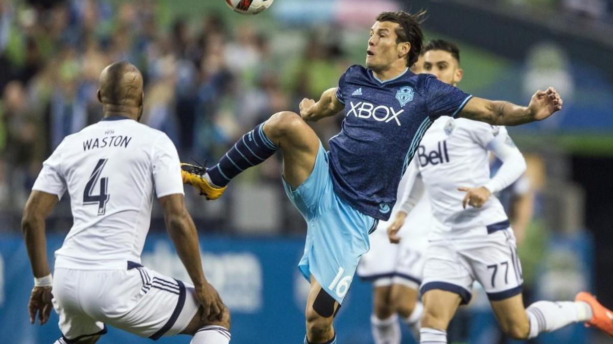 Seattle Sounders forward Nelson Valdez vs. the Vancouver Whitecaps on Saturday at CenturyLink Field.