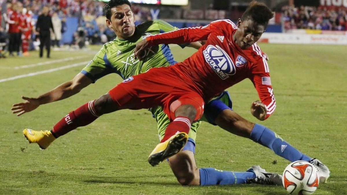 Former Seattle Sounders defender Leo Gonzalez, shown in action against FC Dallas.