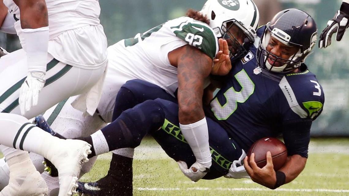 Dave Boling: Another gutsy game by the mythical Russell Wilson