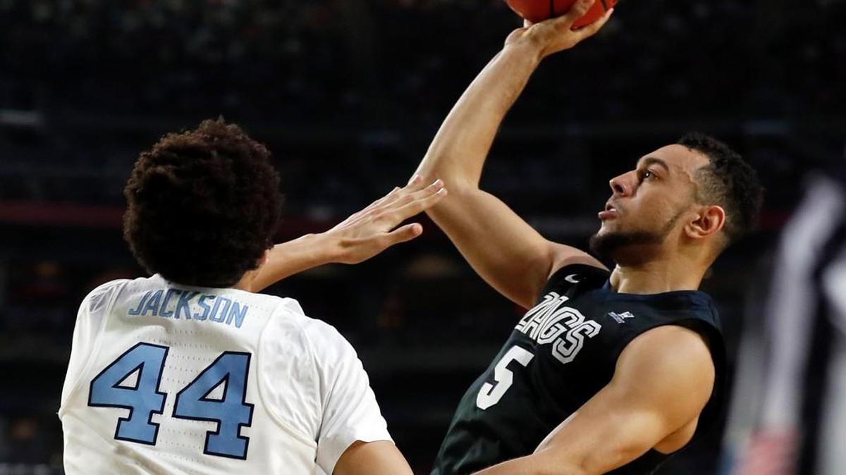 Gonzaga’s Nigel Williams-Goss (5) shoots over North Carolina’s Justin Jackson (44) during the second half in the NCAA championship game.