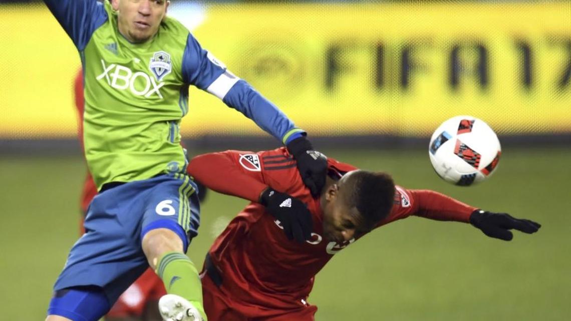 Dave Boling: The irrepressible heart of Sounder Osvaldo Alonso