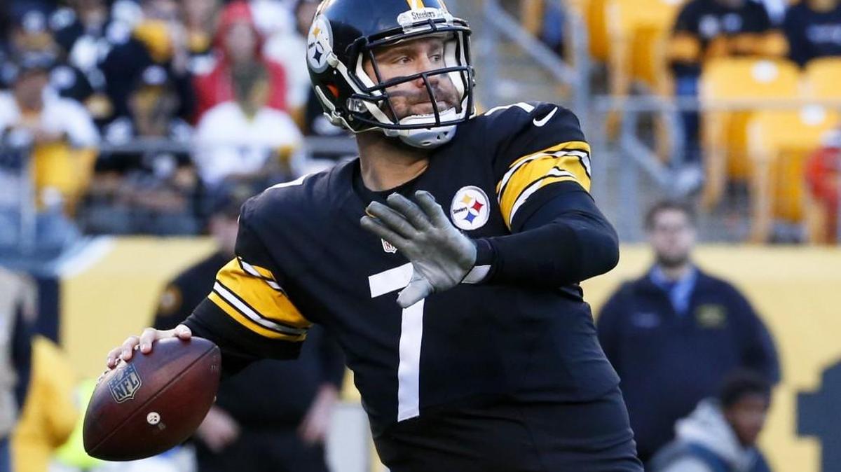 Steelers quarterback Ben Roethlisberger (7) plays against the Cleveland Browns on Nov. 15. Roethlisberger has been to Seattle a few times, but has yet to play at CenturyLink Field.
