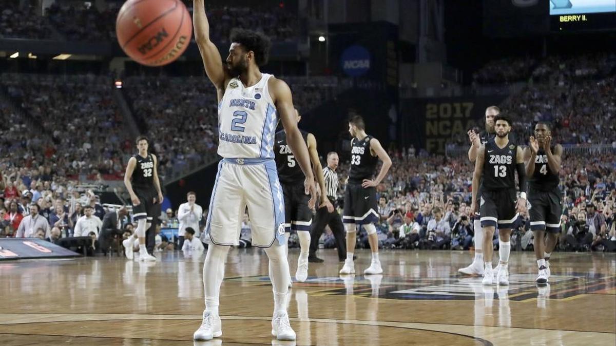 North Carolina’s Joel Berry II (2) reacts after missing a free throw after a flagrant foul during the second half of Monday’s NCAA tournament championship game against Gonzaga in Glendale, Ariz.