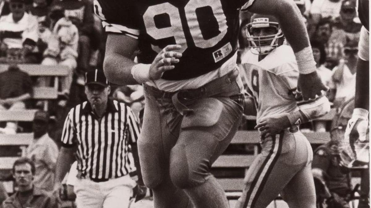 UW defensive tackle Steve Emtman, who went on to win the Outland Trophy and was the No. 1 overall pick of the 1992 NFL draft, had a team-high eight tackles in the fourth-ranked Huskies’ 36-21 victory over No. 9 Nebraska on Sept. 21, 1991, in Lincoln, Nebraska.