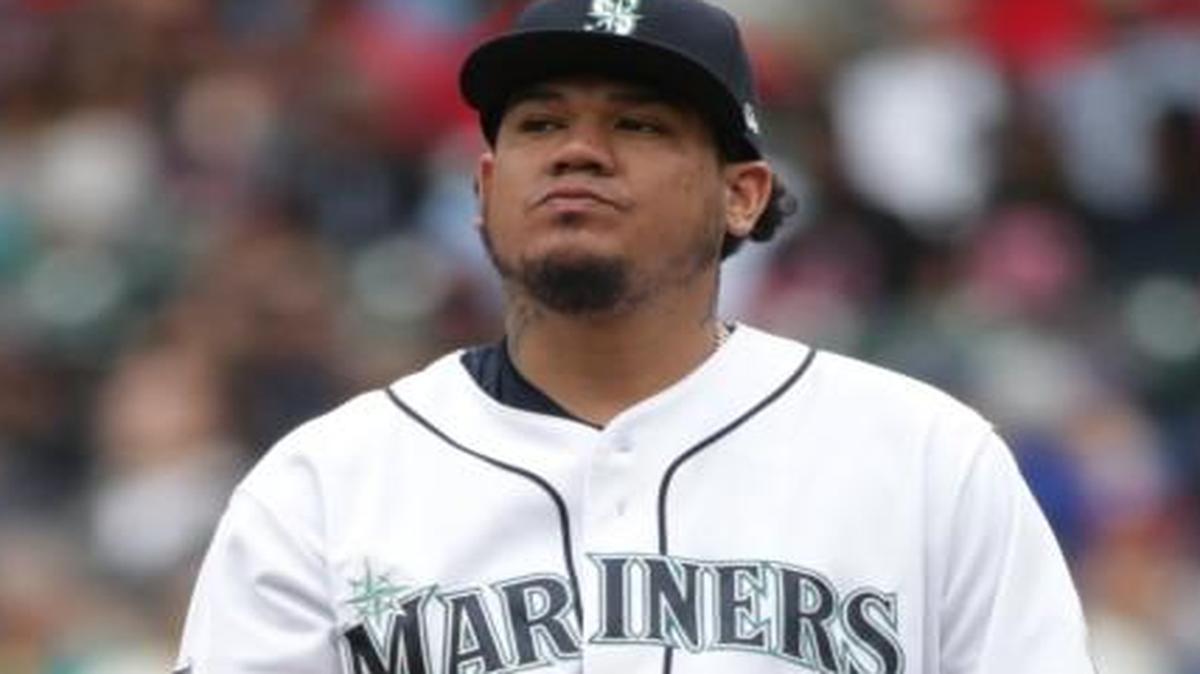 Seattle starting pitcher Felix Hernandez struggles Wednesday during a three-run thrid inning against Philadephia in Seattle. The Phillies won, 5-4.