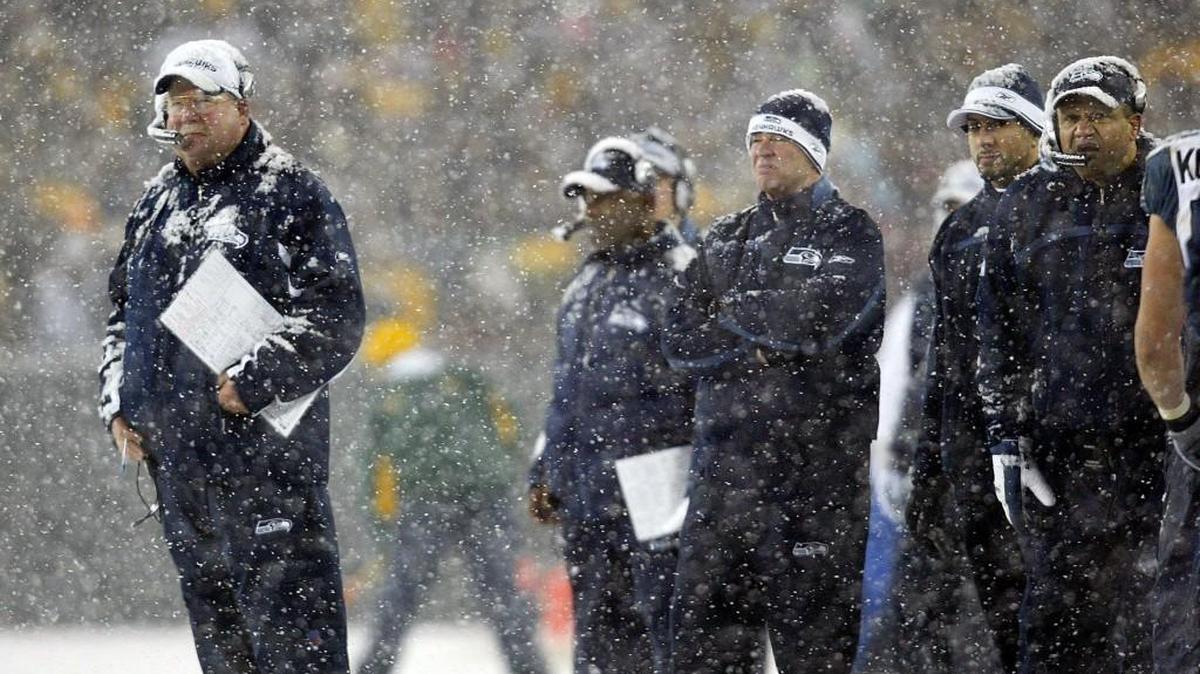 The frustration of former Seahawks head coach Mike Holmgren and his coaches is evident in the forth quarter during a 42-20 loss to the Green Bay Packers at Lambeau Field in the divisional round of the playoffs.