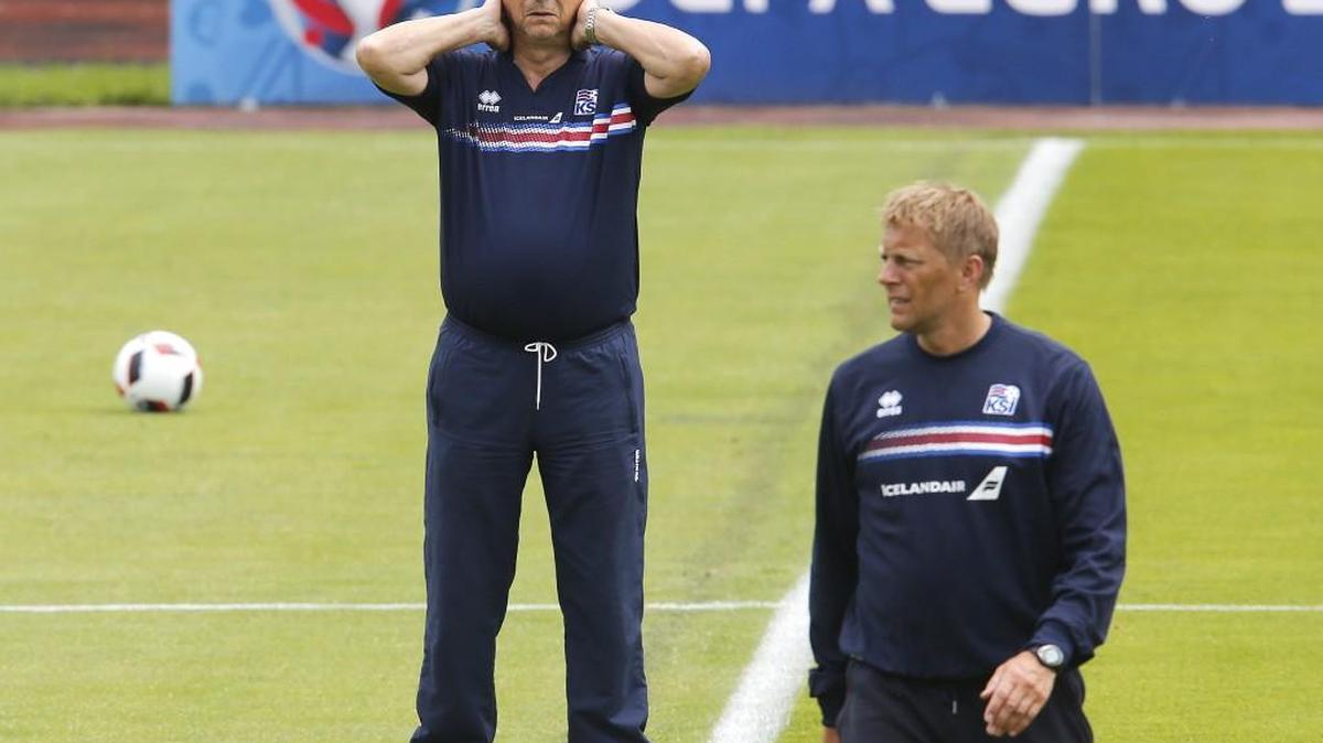 Coaches Lars Lagerbaeck, left, and Haimir Hallgrimsson attend a training session of Iceland’s national soccer in Annecy, France, on Thursday. Iceland will face France in a Euro 2016 quarterfinal match in Paris on Sunday.
