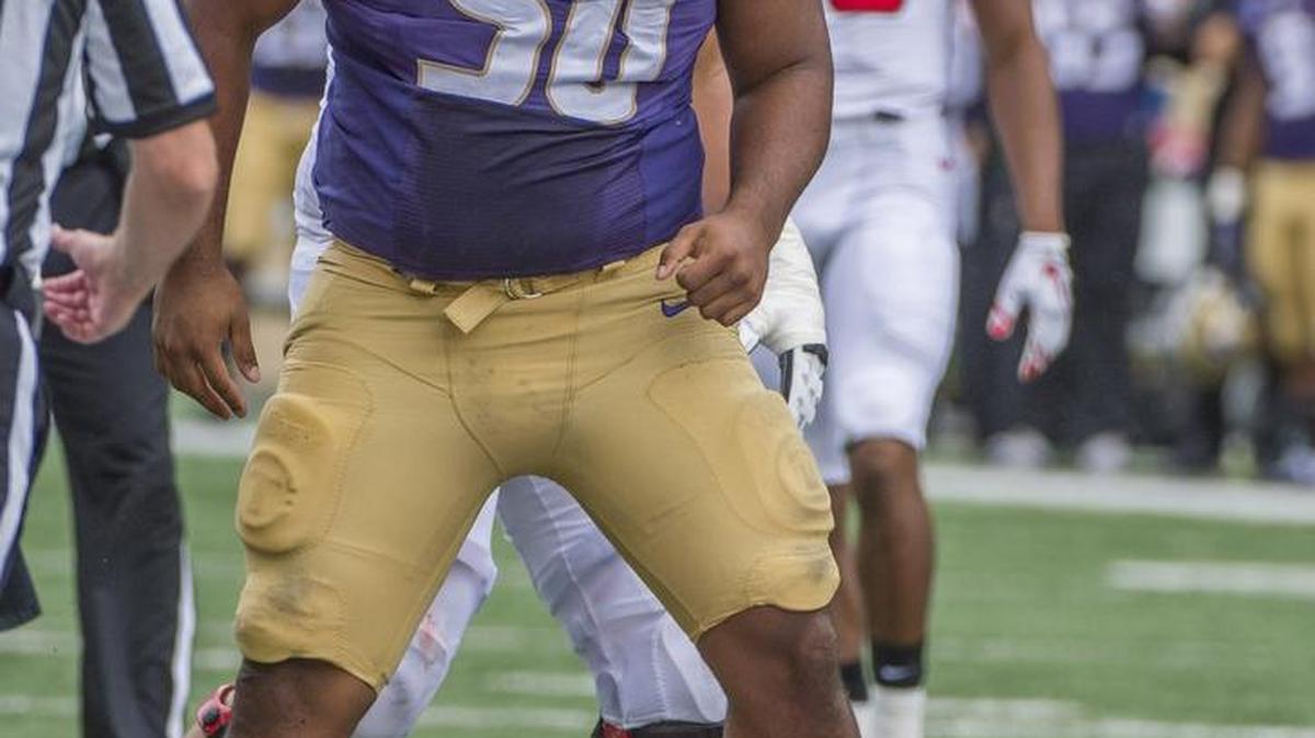 A school spokesperson confirmed Friday that Vita Vea, a third-year sophomore defensive lineman, will return to school for his fourth-year junior season. 
